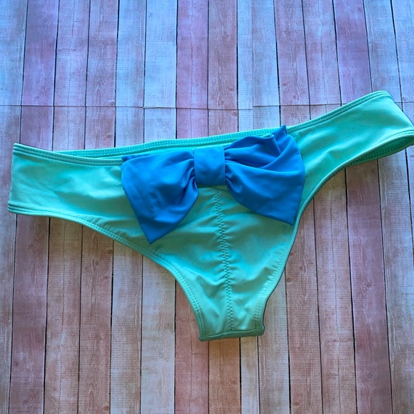 Hollister Other - Hollister Cheeky BOW bathing suit bottom 🎀